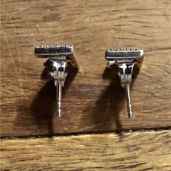NWOT Diamonique Pave “E” Initial Stud Earrings, Sterling Silver, Pierced - Picture 3 of 4